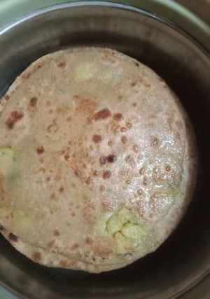 तवा आलू के परांठे (tawa aloo ke parathe recipe in Hindi) रेसिपी मुख्य फोटो
