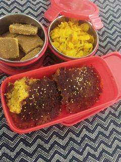 દુધી નો હાંડવો (Dudhi Handvo Recipe In Gujarati) રેસીપી મુખ્ય ફોટો