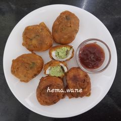 Egg Stuffed chatani pakoda A picture of Egg Stuffed chatani pakoda.