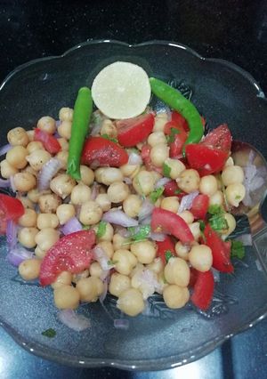 A picture of Chana Salad.