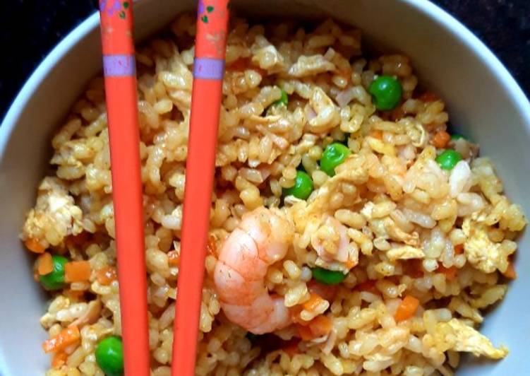 Arroz tres delicias con curry