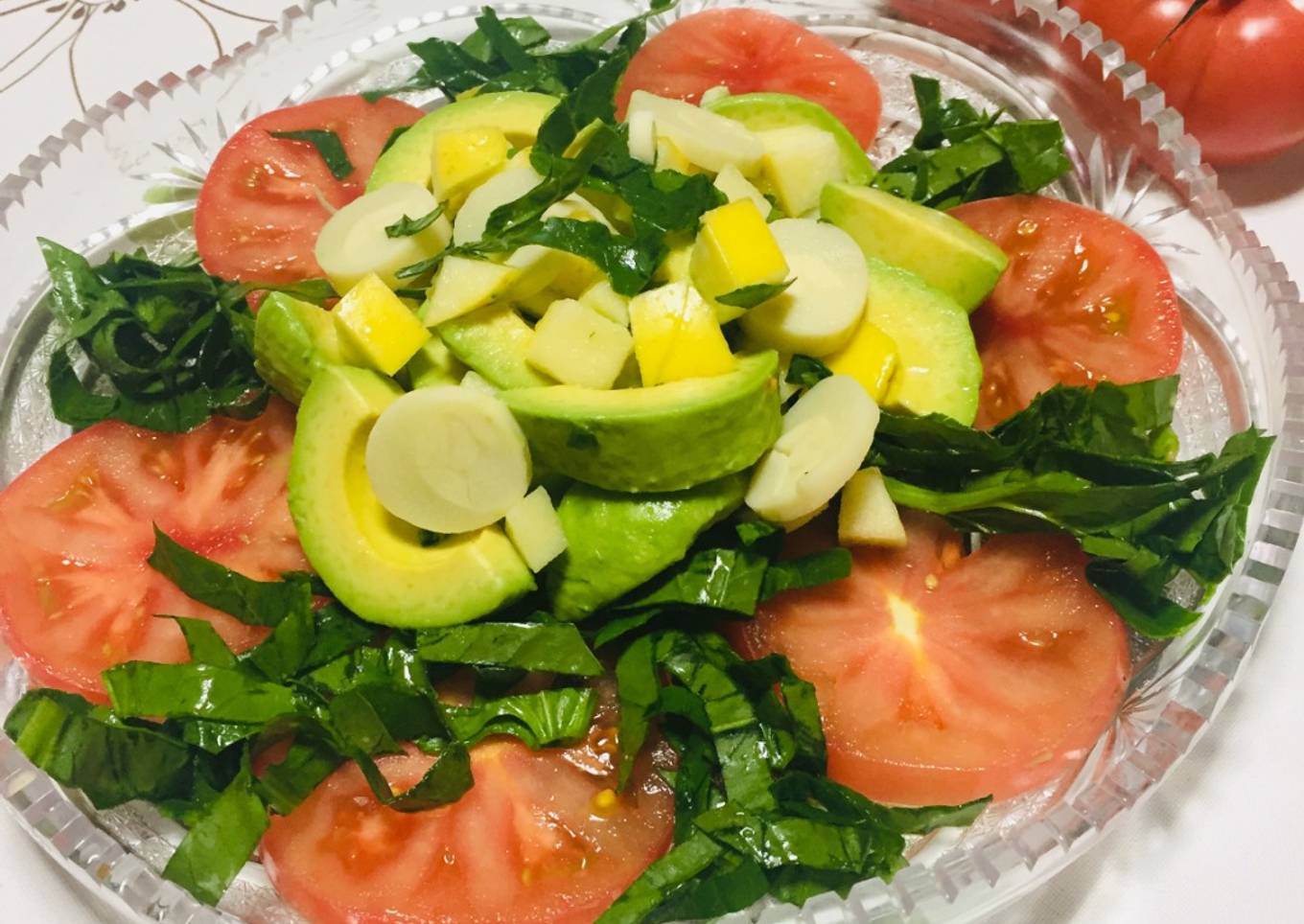 Ensalada con tomates🍅 Manzana 🍏 Palta 🥑Palmitos Espinacas 🥗