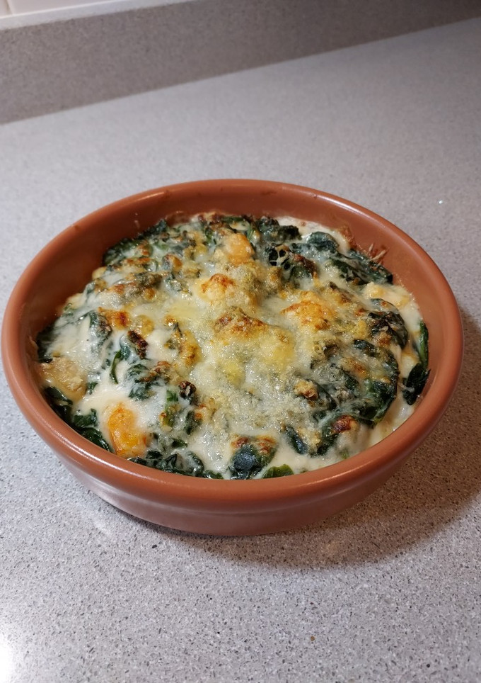 Una foto de Espinacas gratinadas con langostinos en Airfryer o en Horno