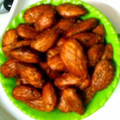 Smoky Spicy Garlic Almonds A picture of Smoky Spicy Garlic Almonds.