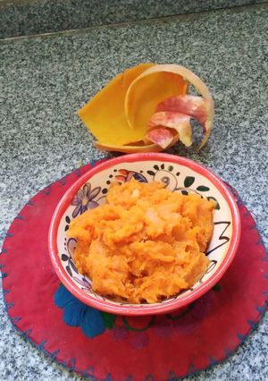 Una foto de Puré de calabacín y manzana azucarada