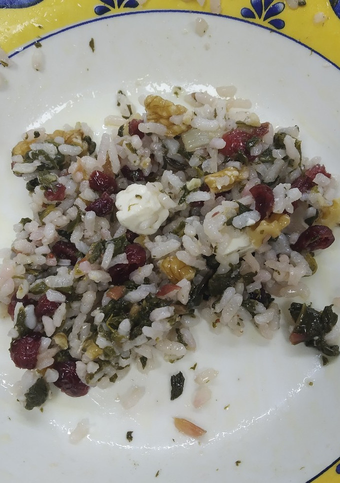 Una foto de Ensalada caliente de arroz