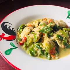 A picture of Ayam cabe ijo.
