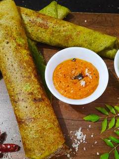 પેસારટ્ટુ વિથ અલ્લમ પચડી (pesarattu with allam pachadi recipe in Gujarati) રેસીપી મુખ્ય ફોટો