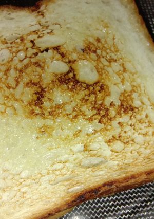 A picture of Roasted bread slices.