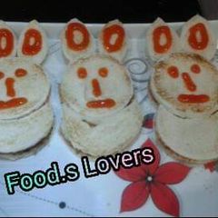 Teddy bear omlait sandwich A picture of Teddy bear omlait sandwich.