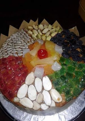 A picture of Fruit cake.