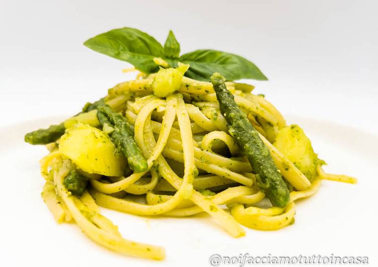 Simple Way to Make Veloce Linguine al Pesto con Fagiolini e Patate - Gluten Free