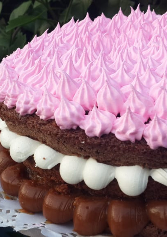 Una foto de Torta Brownie Bomba 💣💖 renovada 😊💗