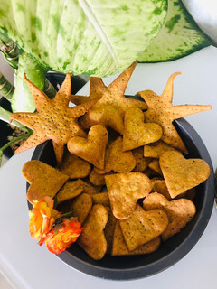 ભાખરી પૂરી (bhakhri puri recipe in Gujarati) રેસીપી મુખ્ય ફોટો