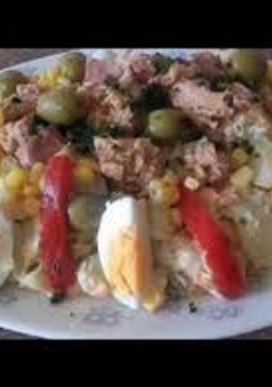 Foto principal de Ensalada de patata y atún