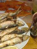 Sardinas fritas o chicharros canarios
