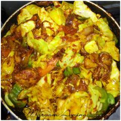 A picture of Vegetable source with chicken.