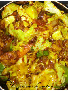 A picture of Vegetable source with chicken.