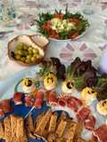 Vol-au-vents de ensaladilla rusa y de queso crema, con huevo hilado casero