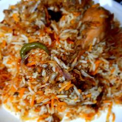 A picture of Spicy Chicken Biryani.