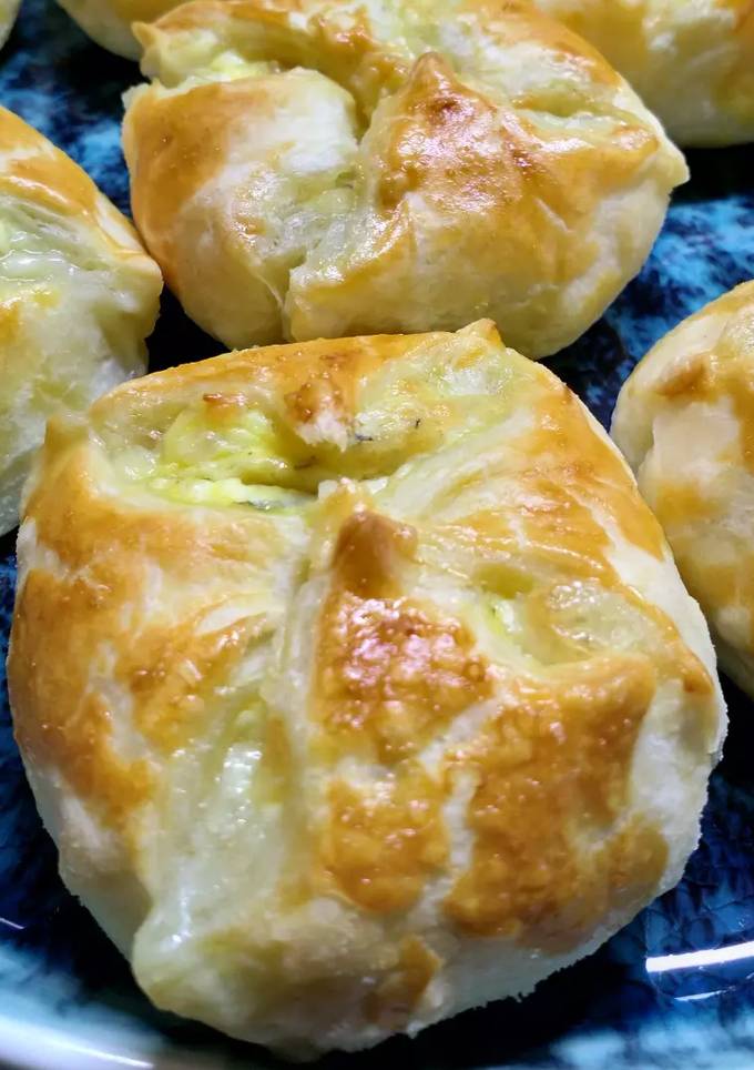 Булочки с творогом и сулугуни