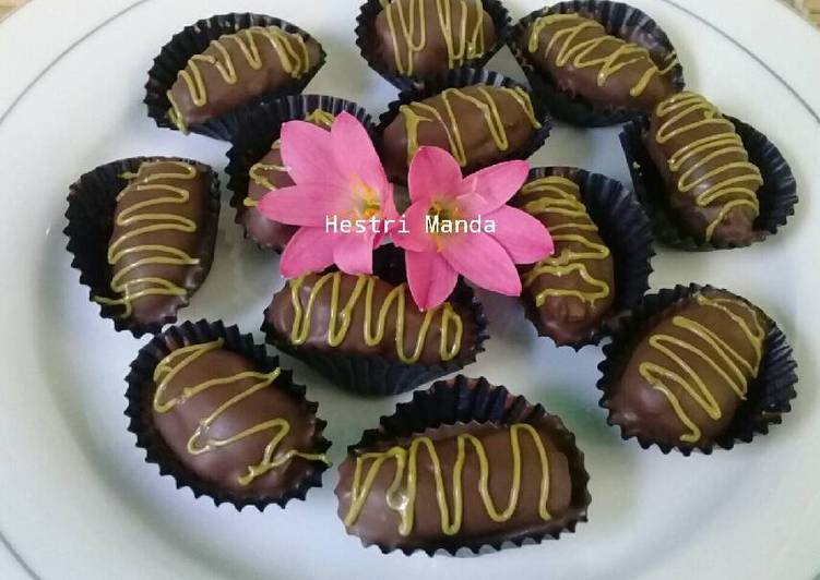 Kurma Coklat Mete