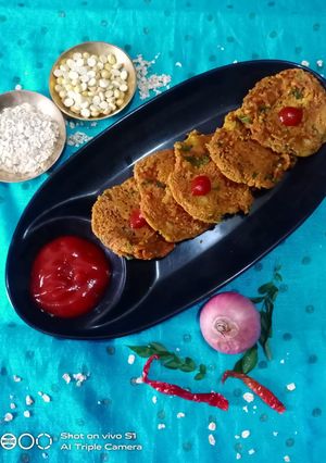 A picture of Oats and roasted chana dal pancakes.
