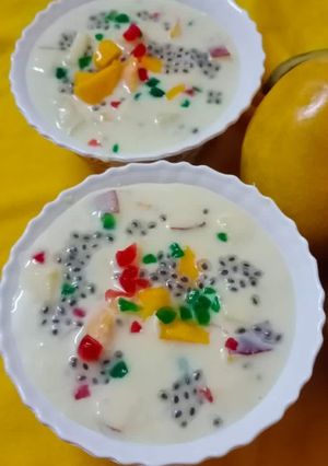 A picture of Fruit custard.