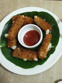 A picture of Cheesy fritters.