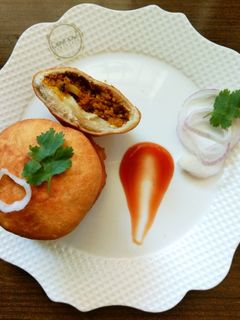 प्याज़ की कचौरी (Pyaz ki Kachori Recipe in Hindi) रेसिपी मुख्य फोटो