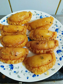 சந்திரகலா செய்முறை முக்கிய புகைப்படம்
