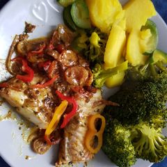 A picture of Lemony garlic Cod in Butter with Tumeric potatoes and Broccoli.