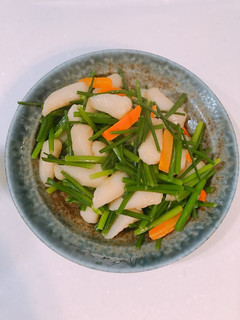 韭菜花炒甜不辣 的食譜成品照片