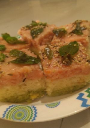 तिरंगी सैंडविच ढोकला (tiangi sandwich dhokla recipe in Hindi) रेसिपी मुख्य फोटो