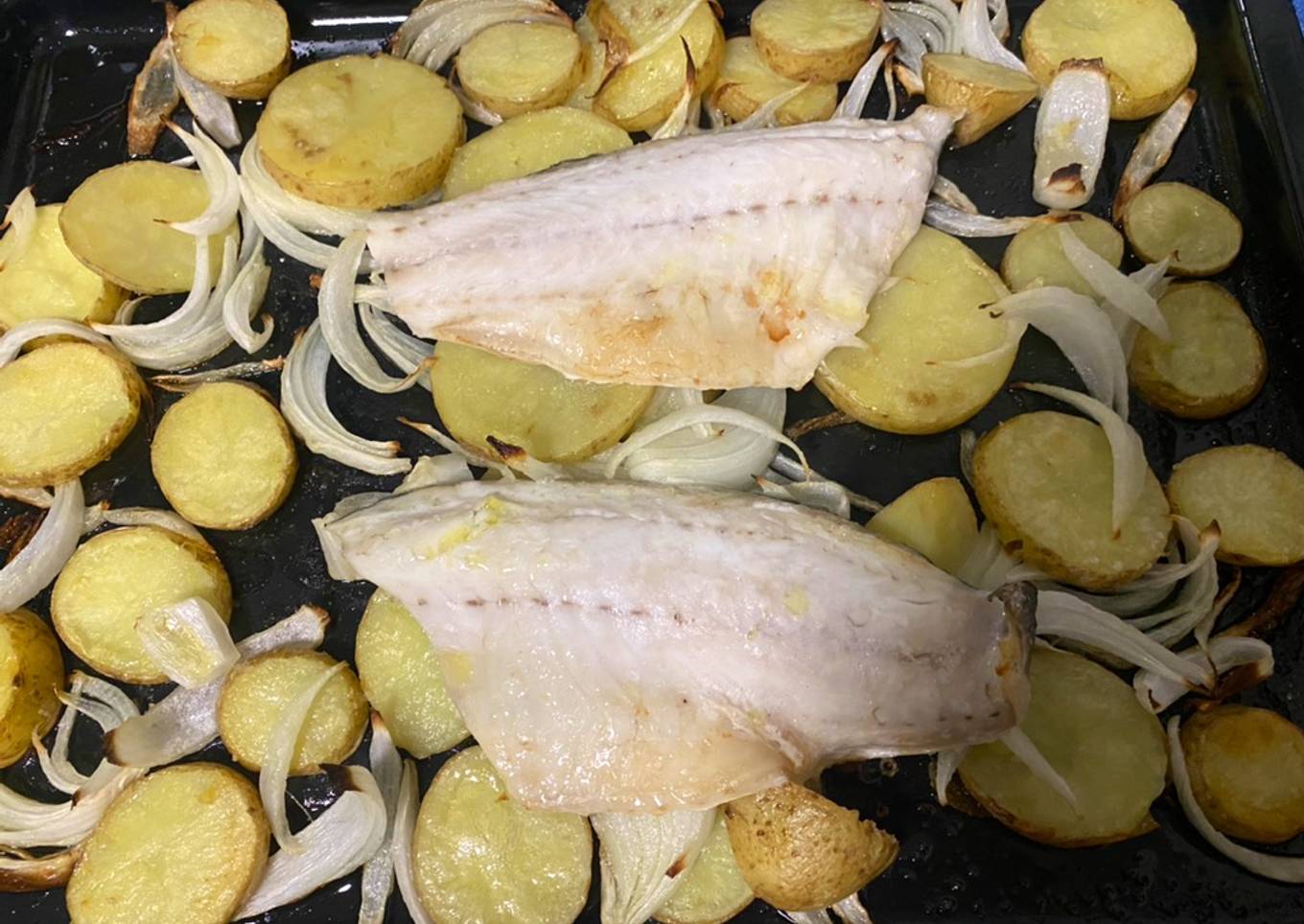 Lubina al horno + patata panadera. Más fácil y sencillo imposible!