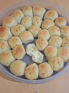 Una foto de Pancitos rellenos de muzzarella 🤩
