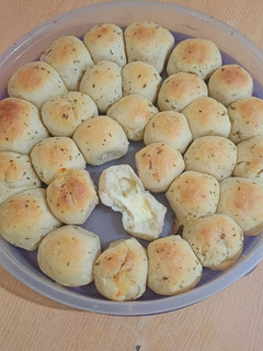 Una foto de Pancitos rellenos de muzzarella 🤩