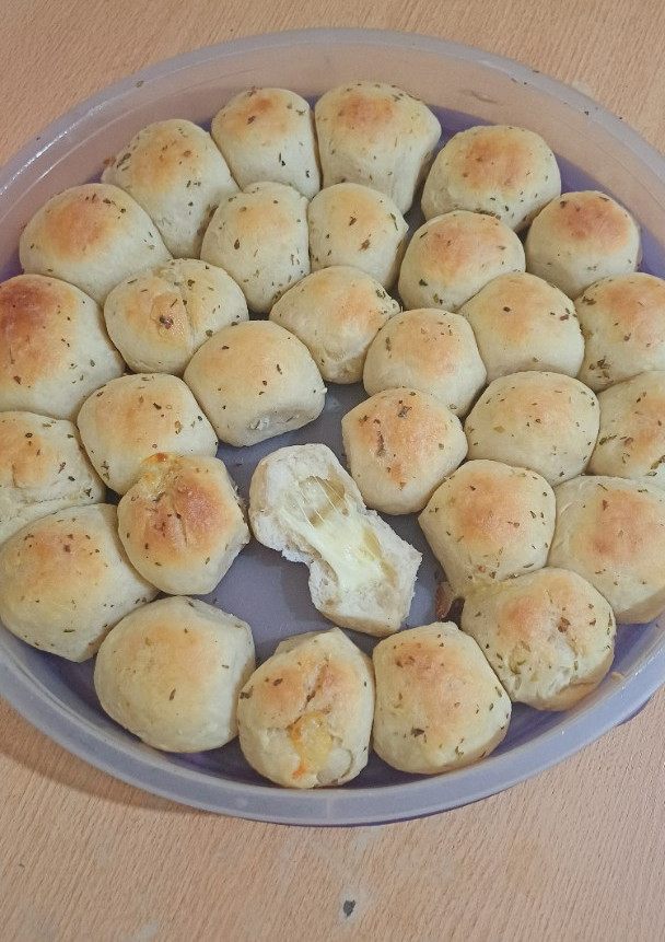 Una foto de Pancitos rellenos de muzzarella 🤩