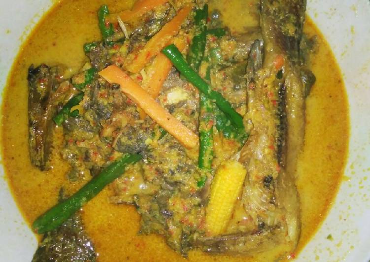 Cara Gampang Menyiapkan Ikan Asap Santan Jamur Grigit Anti Gagal