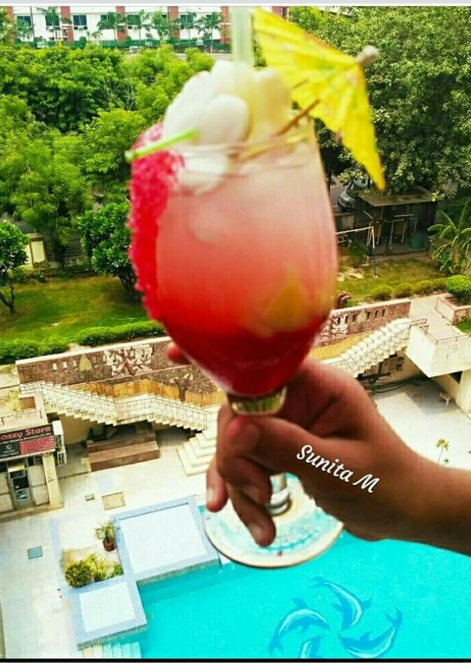 A picture of Larva-flow mocktail.