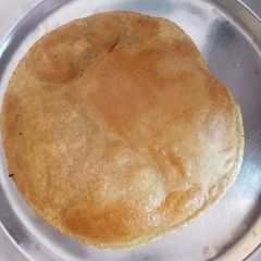 A picture of Aata puri.