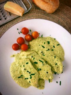Una foto de Pollo en salsa de brócoli a la pimienta y parmesano