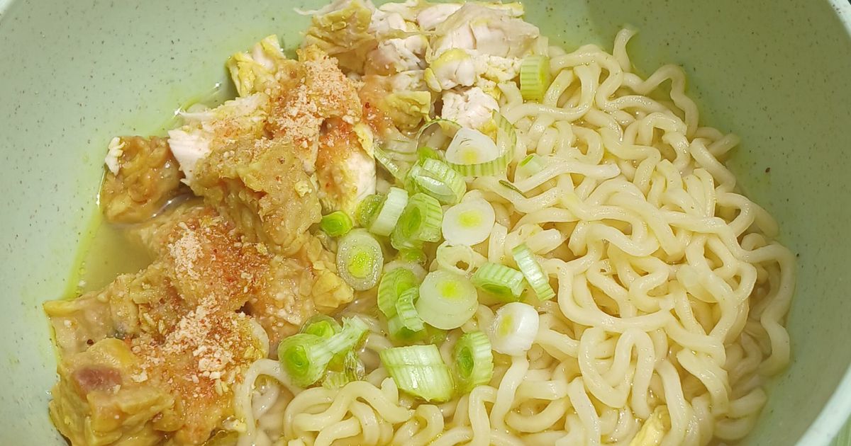 Mie kuah Soto Ayam (Instan) dengan Tempe