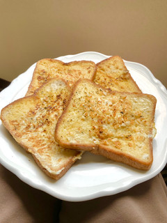Garlic French toast / 大蒜麵包(法式吐司) 的食譜成品照片