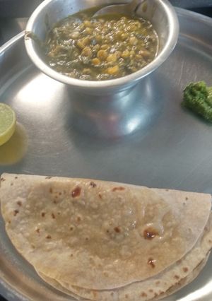 A picture of Dal palak.
