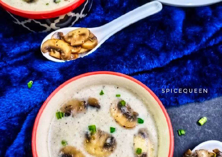 ક્રીમ ઓફ મશરૂમ સૂપ (Cream of mushroom soup recipe in Gujarati)