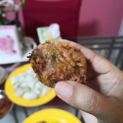 A picture of Fried Potato Balls (Begedil).