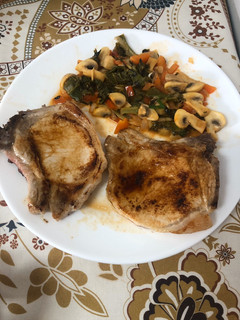 Una foto de Chuletas de aguja a la jardinera a mi manera