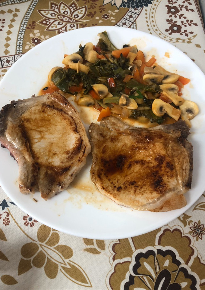 Una foto de Chuletas de aguja a la jardinera a mi manera