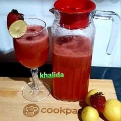 A picture of Strawberry lemonade.